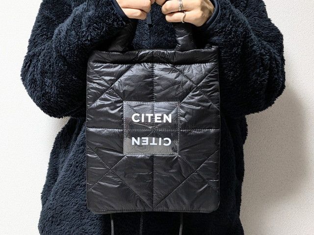 CITENキルティングショルダーバッグ持ったところ