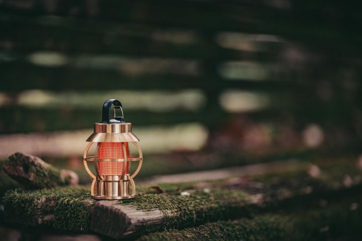 こだわりのキャンプスタイル！おしゃれにカスタムしたランタンで、夜を彩ろう。