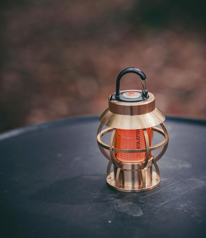 こだわりのキャンプスタイル！おしゃれにカスタムしたランタンで、夜を彩ろう。