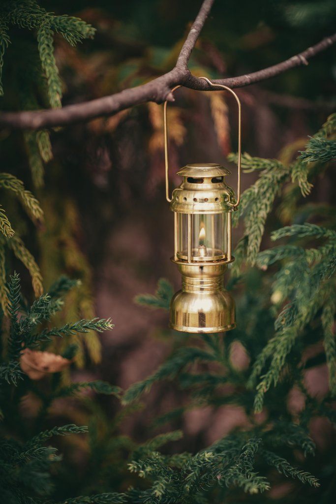 こだわりのキャンプスタイル！おしゃれにカスタムしたランタンで、夜を彩ろう。