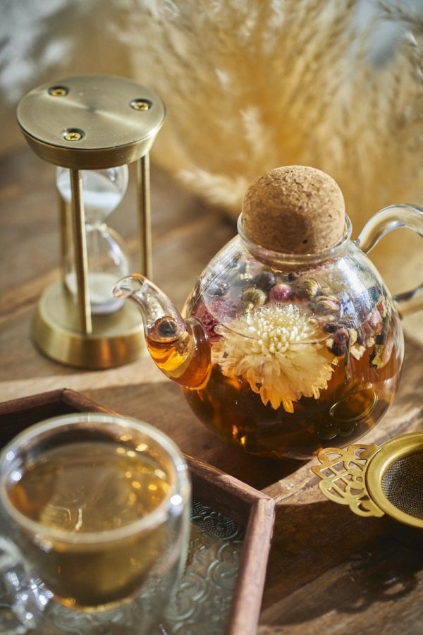 「紅八宝茶」880円（ケーキとセットの場合500円）