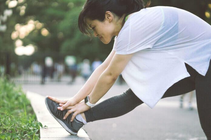 物を投げるな…！ ガサツな人がやりがちな行動4選