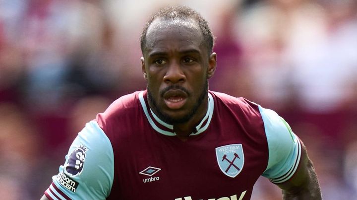 34歳の代表FW、フェラーリ大破の事故で両足損傷か…5年前にはランボルギーニで事故