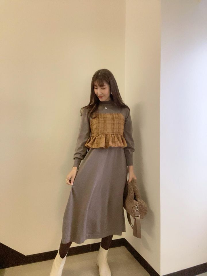 画像: ニットワンピにプラス