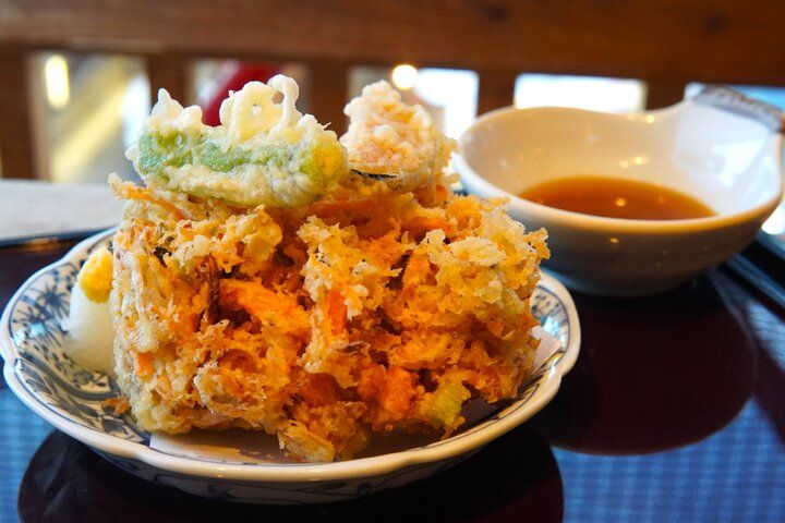 鎌倉の小町通りで湘南しらすたっぷりのお昼ごはん♪朝獲れが嬉しい地元の名物「和彩 八倉」