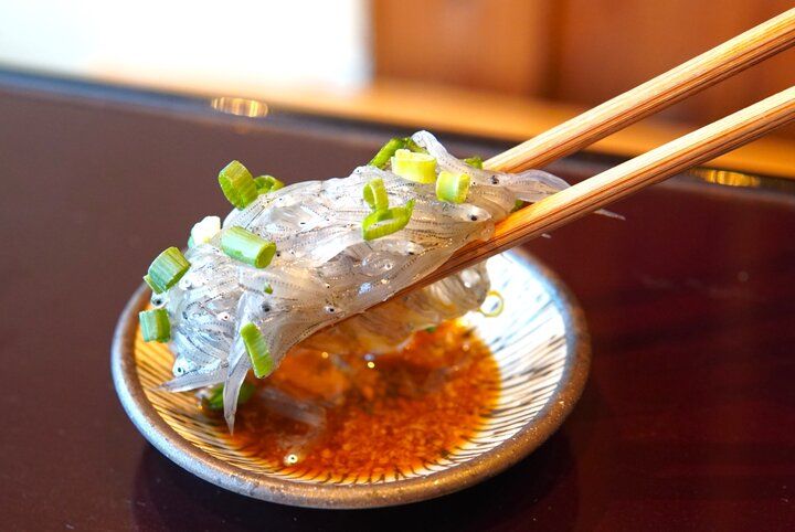 鎌倉の小町通りで湘南しらすたっぷりのお昼ごはん♪朝獲れが嬉しい地元の名物「和彩 八倉」