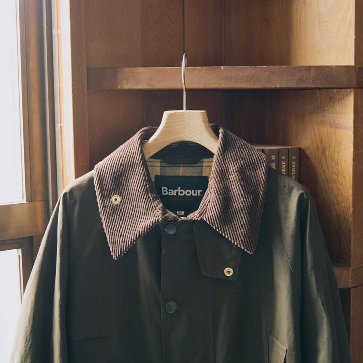 甘めなワンピースはワークなジャケットをはおって、気負わずに着るのがおすすめ【マイスタンダードブック】