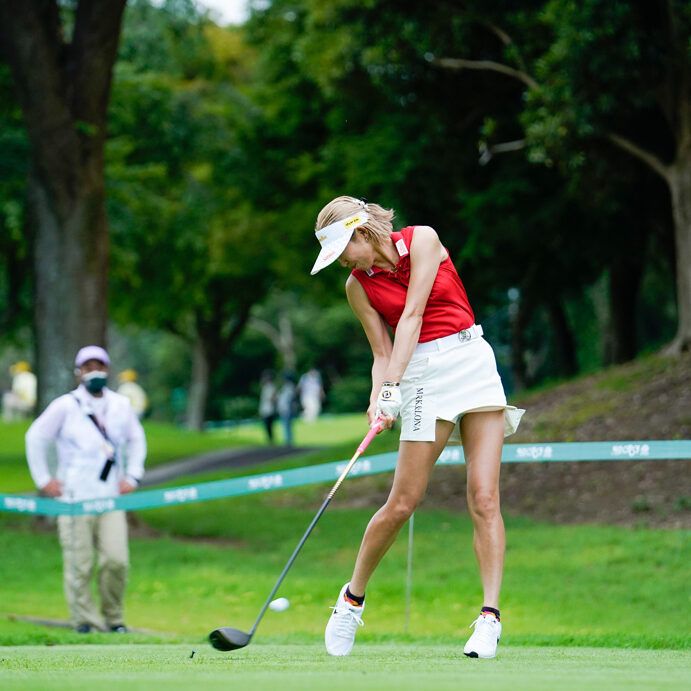 ボールの見方と手元で変わる！ 曲げずに飛ばすドライバーのコツ