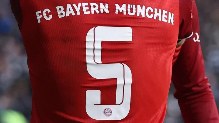 日本代表選手が所属する世界的チーム、背番号5を永久欠番にする！その理由は