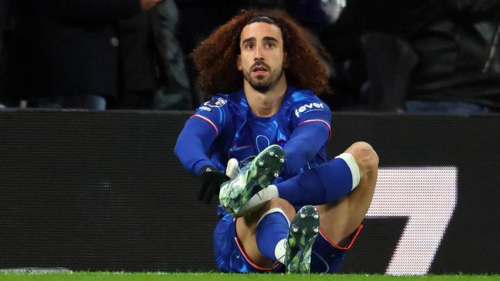 26歳のスター選手、試合直後にスパイクをゴミ箱に捨てる…その理由とは