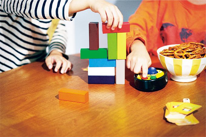 年末年始に家族で盛り上がる！ カラフルな積み木や宝石で楽しく遊んで賢くもなれる「はじめてのボードゲーム」【最新号からちょっと見せ】の画像1
