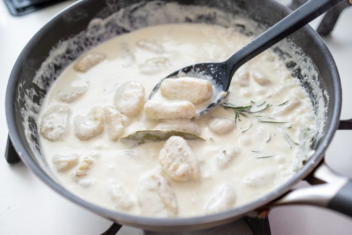 ニョッキを加える