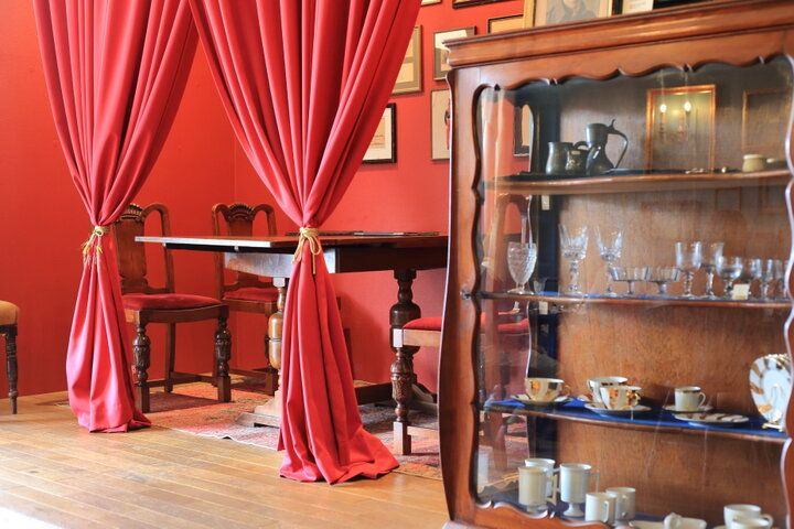 アンティーク＆レトロな雰囲気で優雅にティータイム。伊勢・外宮前のアートな喫茶店「喫茶と雑貨Dali」