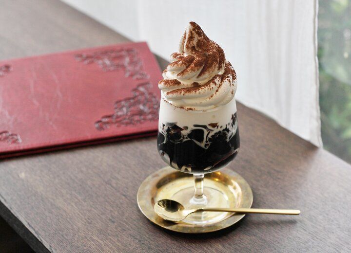 アンティーク＆レトロな雰囲気で優雅にティータイム。伊勢・外宮前のアートな喫茶店「喫茶と雑貨Dali」