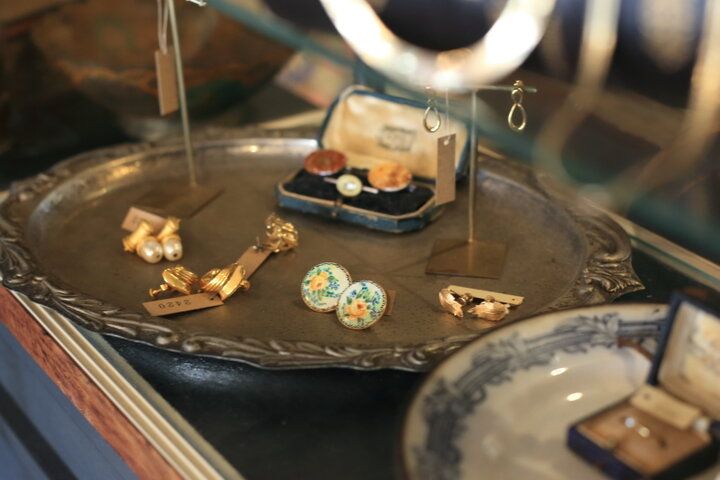 アンティーク＆レトロな雰囲気で優雅にティータイム。伊勢・外宮前のアートな喫茶店「喫茶と雑貨Dali」