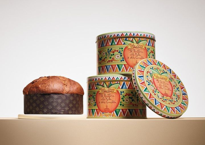 パネットーネ アップル＆シナモン 500g ￥6,480 ©DOLCE&GABBANA