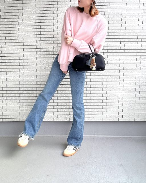 フレアデニムを着たコーデ