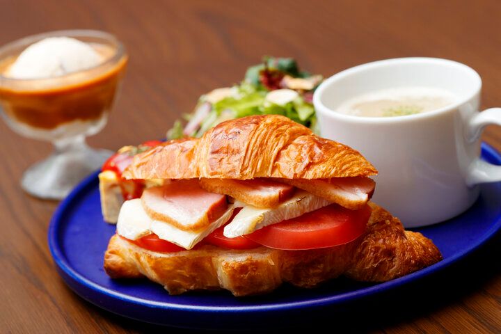 紅茶ブランドが手がける自家製チョコレートを目当てに、大阪・阿部野「エクラ・ドウ・ペ by アムシュティー」