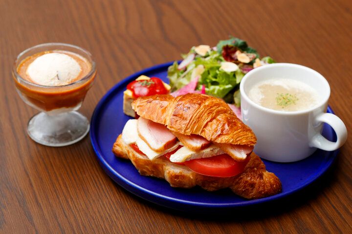 紅茶ブランドが手がける自家製チョコレートを目当てに、大阪・阿部野「エクラ・ドウ・ペ by アムシュティー」