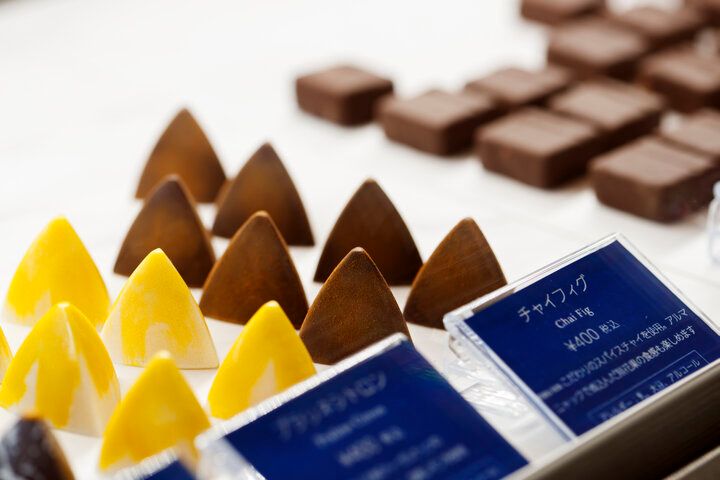 紅茶ブランドが手がける自家製チョコレートを目当てに、大阪・阿部野「エクラ・ドウ・ペ by アムシュティー」