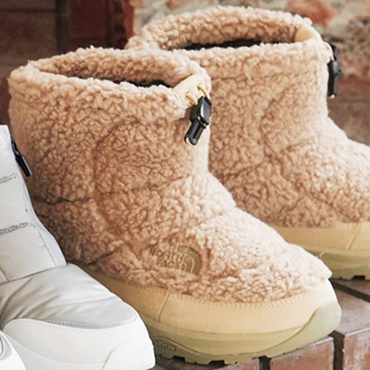 ザノースフェイスのモコモコ素材が可愛いブーツ