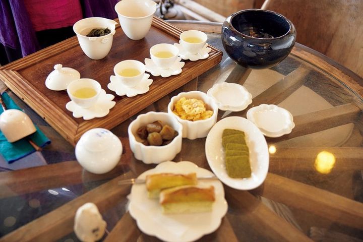 お茶好きの奈緒さんがオーダーしたのは「炭焙東方美人茶」。