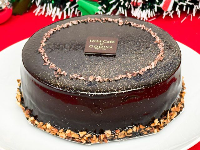 お皿に盛られた「Uchi Cafe×GODIVA ショコラノエル」