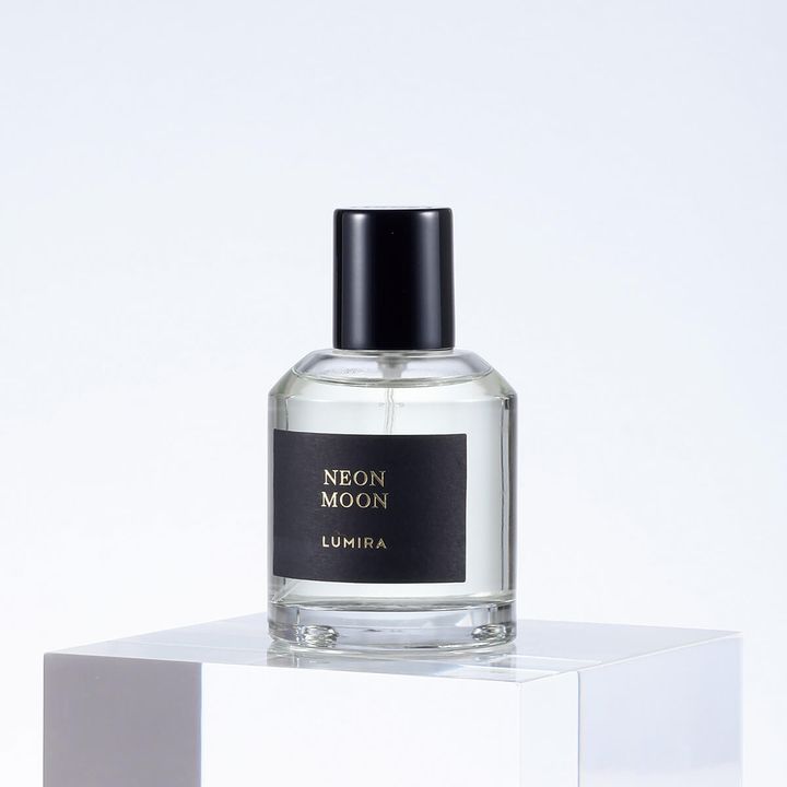 〈LUMIRA〉ネオンムーン