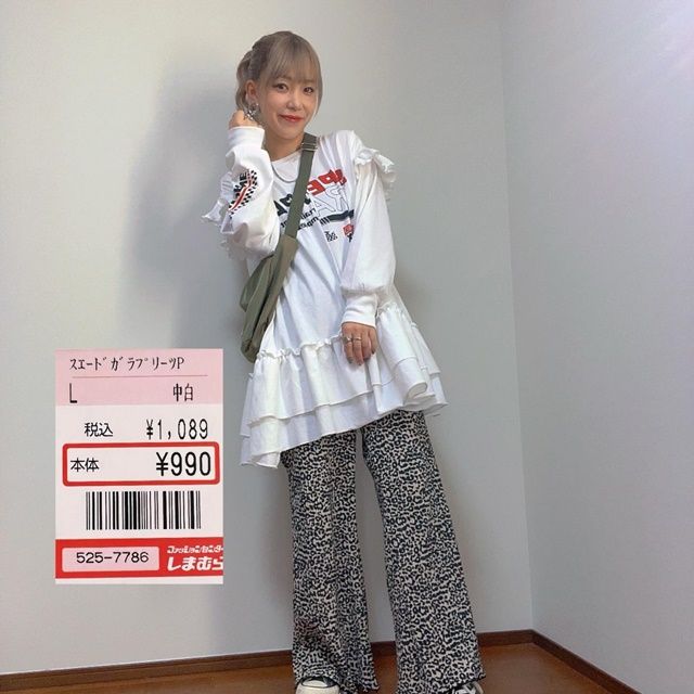 しまむら「スエード柄プリーツパンツ」