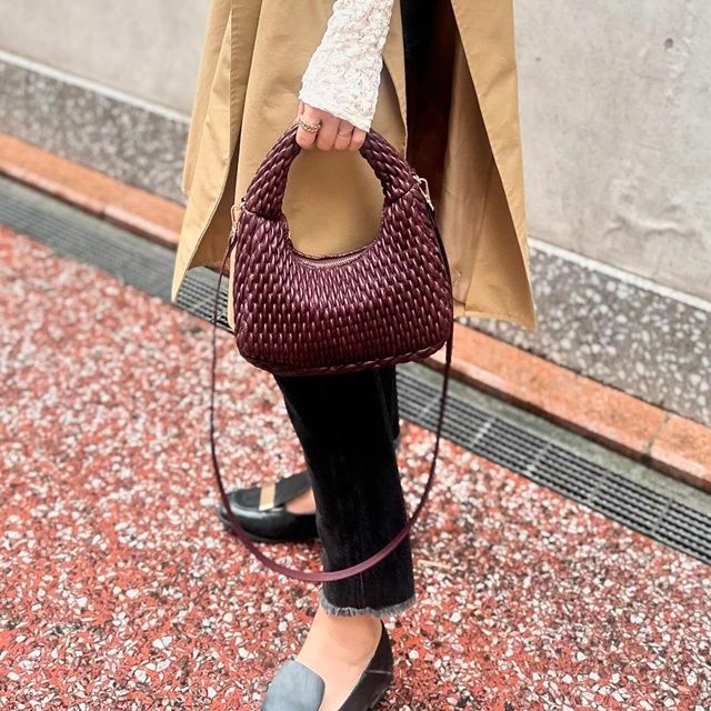 H＆M「キルティングクロスボディバッグ」