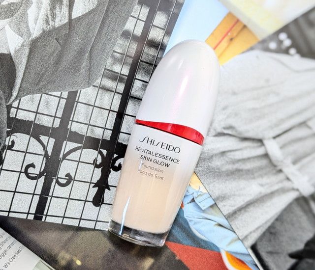 エッセンス スキングロウ ファンデーション