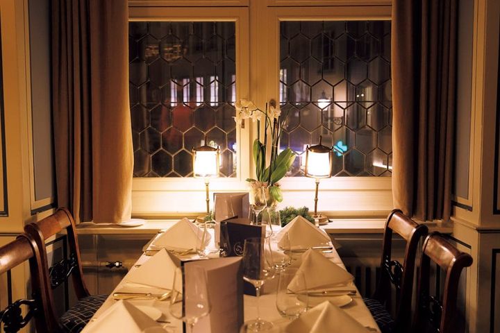 【スイスのレストラン】ツンフトハウス・ツア・ヴァーグ