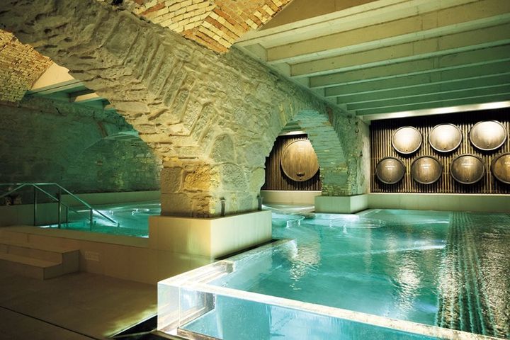 ヒュルリマンバート&スパ チューリヒ チューリッヒを一望できる人気スパ