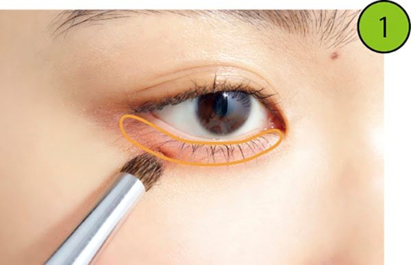 1.涙袋にオレンジベージュ