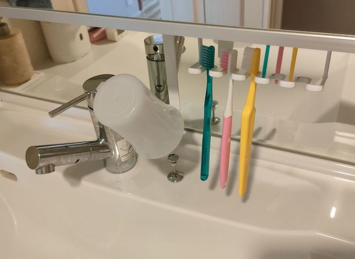 歯ブラシでも「吊るす収納」が登場した