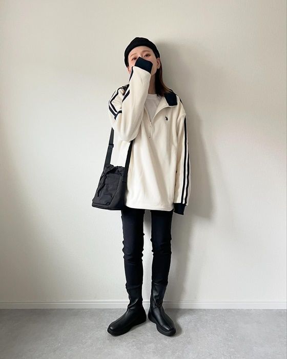 ウルトラストレッチレギンスパンツ×UNIQLO：Cのブラックの「ストレッチショートブーツ」