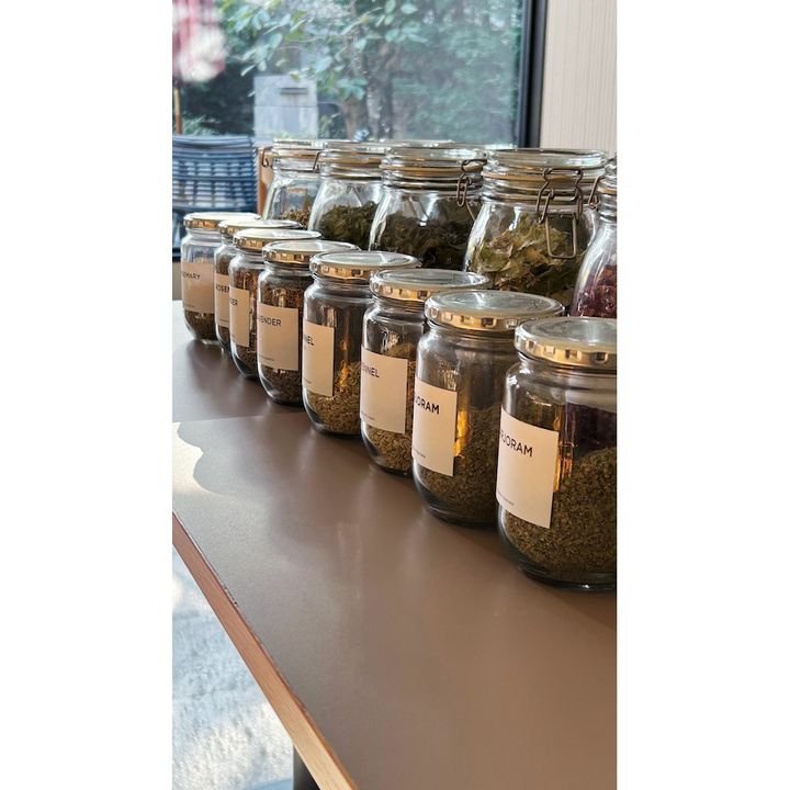 ROEROE（ロロの薬草店）