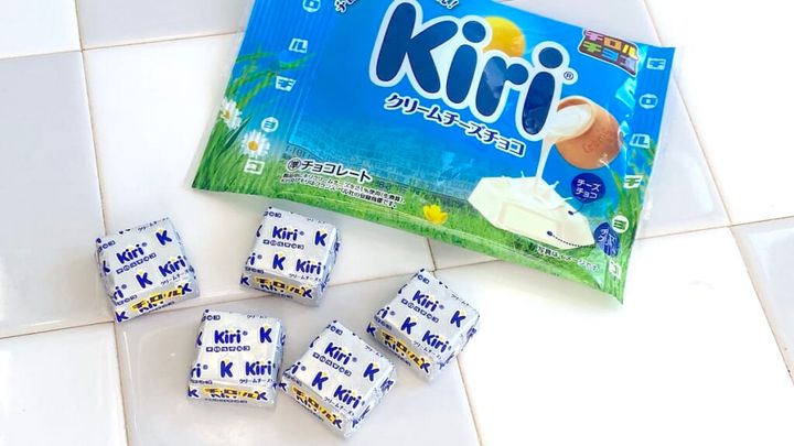 「キリ」「チロルチョコ」コラボ「クリームチーズチョコ〈袋〉」パッケージ 個包装