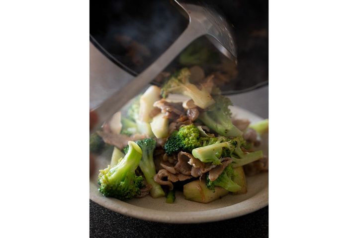 芳醇な旨味が白飯を呼ぶ“ブロッコリーのXO醤炒め”