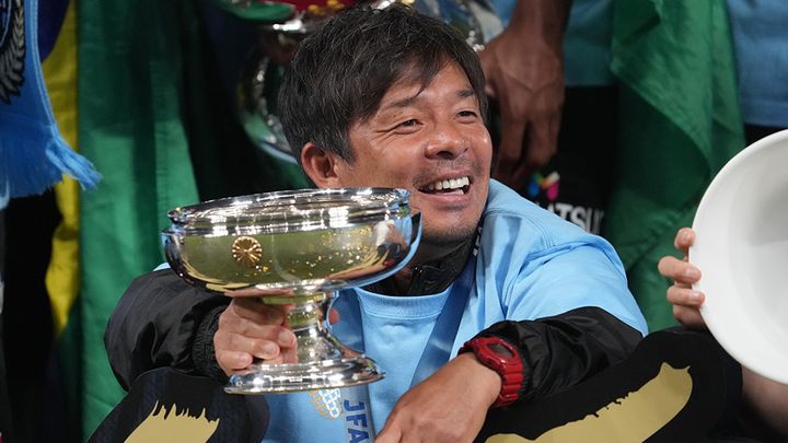 「おかえりなさい！」元最強クラブの黄金期を築いた指揮官、日本の“常勝軍団”へ26年ぶりに復帰