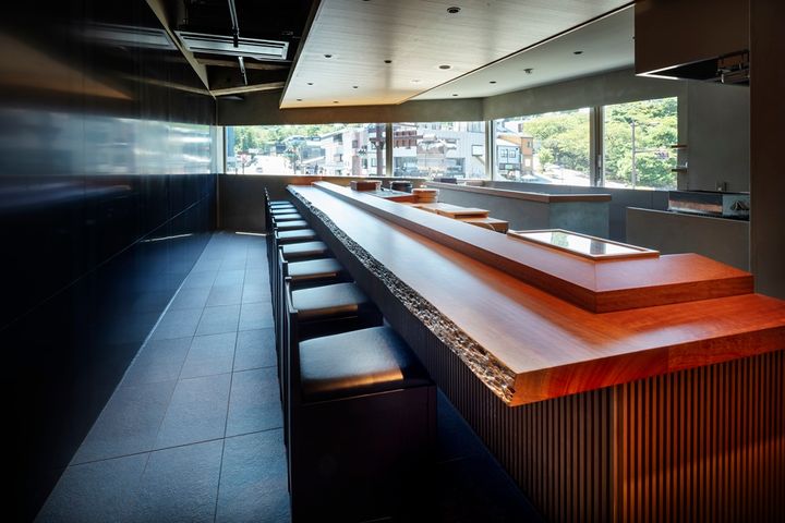 2階に店を構える「金沢 鮨 松の下」（写真提供：HOTEL AO KANAZAWA）