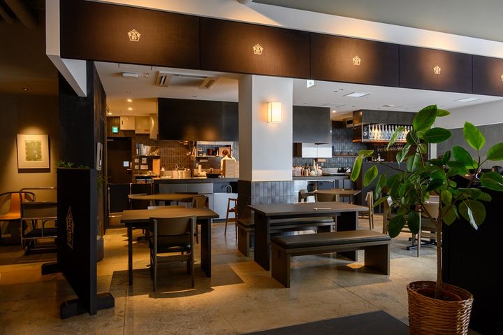 1階と地下1階にある「食処 金沢 酢重」