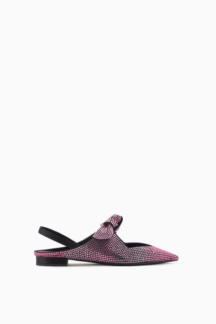 シューズ ヒール 1.5cm ¥264,000／GIORGIO ARMANI