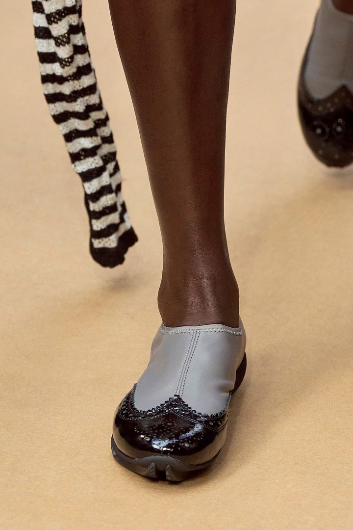 キコ・コスタディノフ 2024年春夏コレクションより。