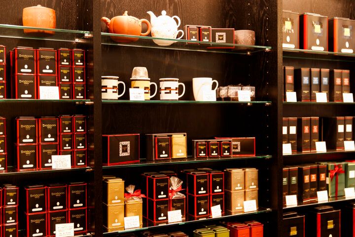 フランス王室公認の紅茶が40種以上。JR大阪駅直結の施設内にオープンした「ダマンリュミエールKITTE大阪店」