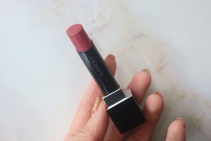 ブルベ冬におすすめのKANEBO「ルージュスターブリーズ」は、B104