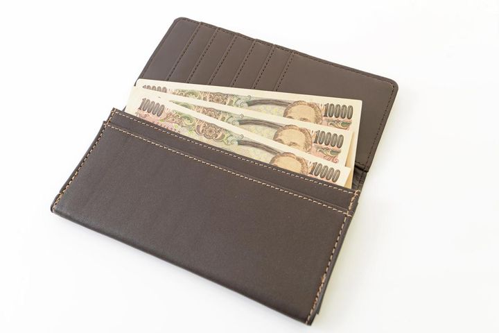 画像: 在宅ワークの稼ぎは数千円。夫は「バイト以下じゃん」と嘲笑っていたが → 数年後、妻の逆襲で大撃沈