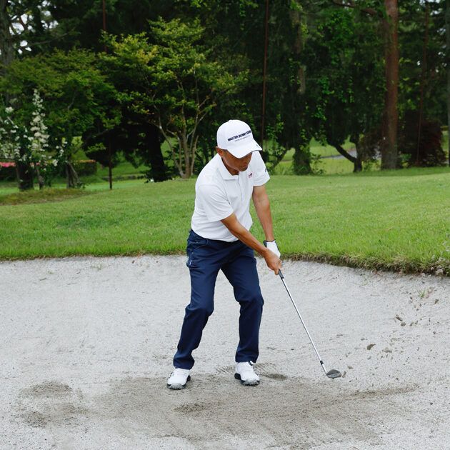 やっかいな“バンカーの目玉”から脱出！ 覚えておきたい2通りの打ち方