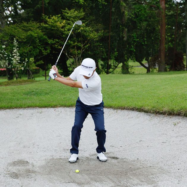 やっかいな“バンカーの目玉”から脱出！ 覚えておきたい2通りの打ち方