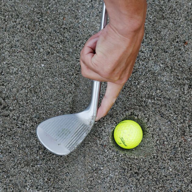 やっかいな“バンカーの目玉”から脱出！ 覚えておきたい2通りの打ち方